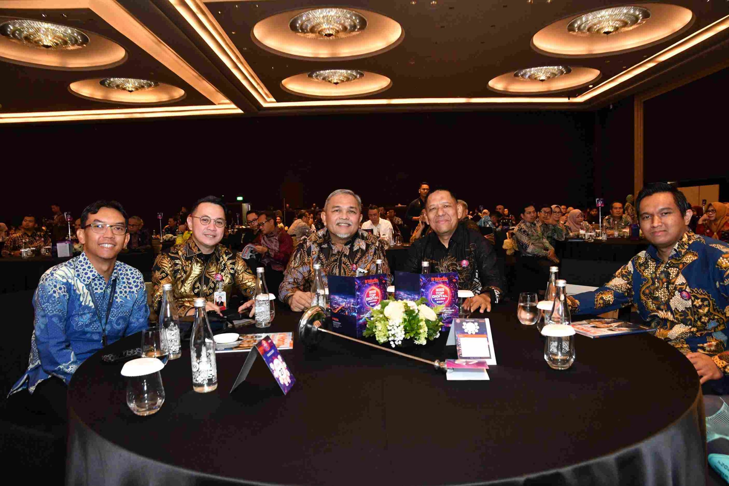 BRK Syariah Raih 2 Penghargaan Bergengsi TOP Digital Awards 2024