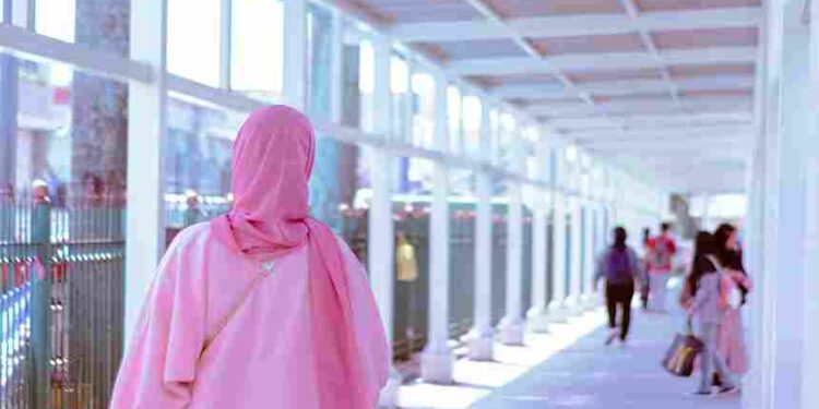 Aturan Seragam Sekolah Azerbaijan Picu Polemik Hijab, Siswa Gelar Aksi
